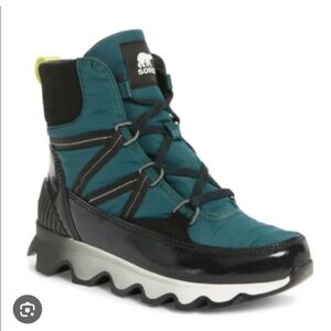 SOREL Kinetic Waterproof Winter Boots Size 8US